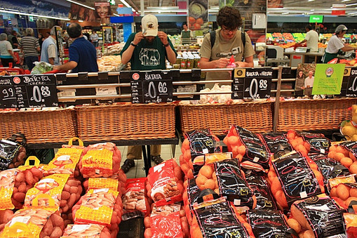 移民葡萄牙怎么在当地找超市